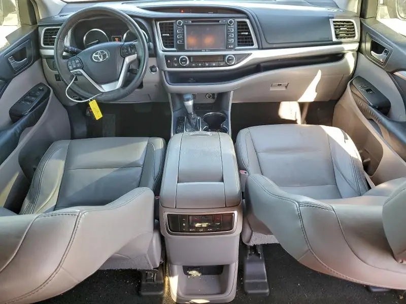 2015 TOYOTA HIGHLANDER XLE  