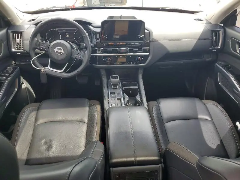 2024 NISSAN PATHFINDER SL  