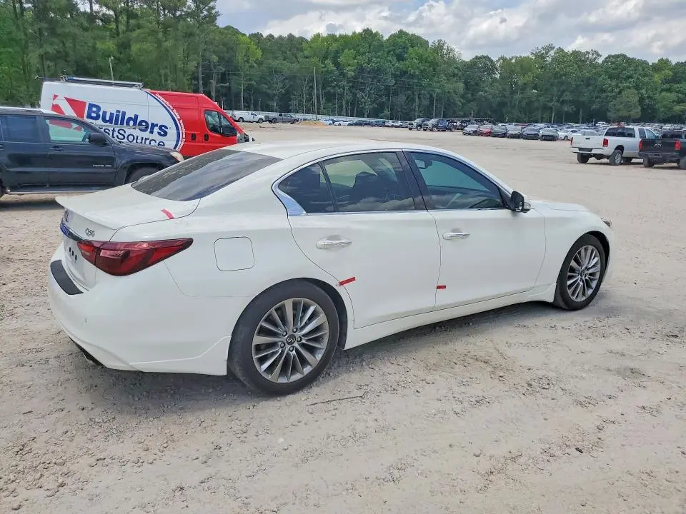 2022 INFINITI Q50 LUXE  