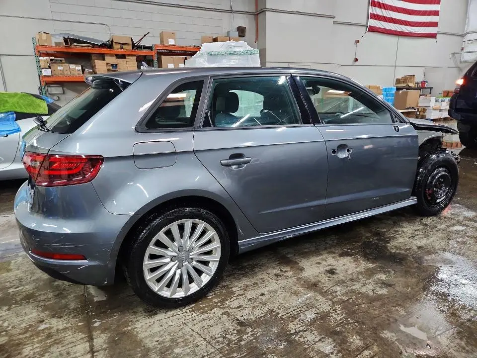 2016 AUDI A3 E-TRON PREMIUM  