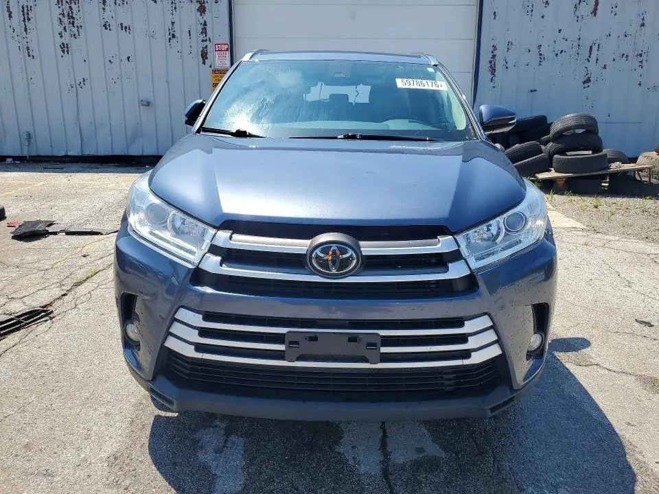 2019 TOYOTA HIGHLANDER XLE  