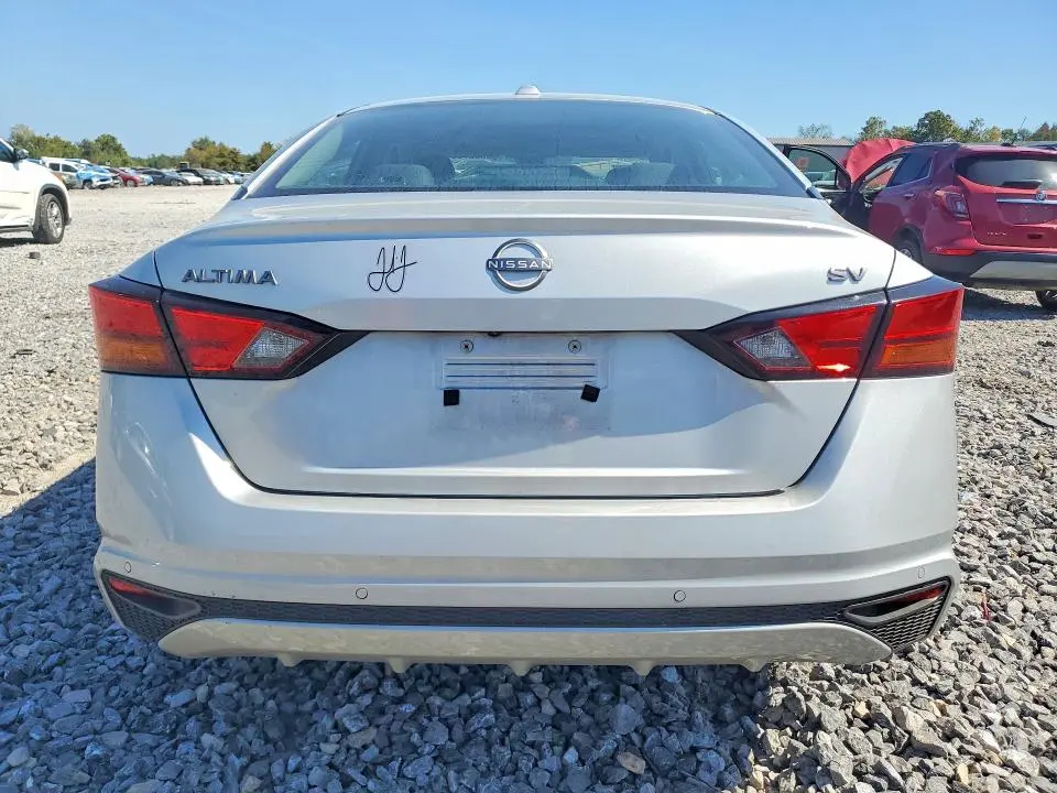 2024 NISSAN ALTIMA SV  
