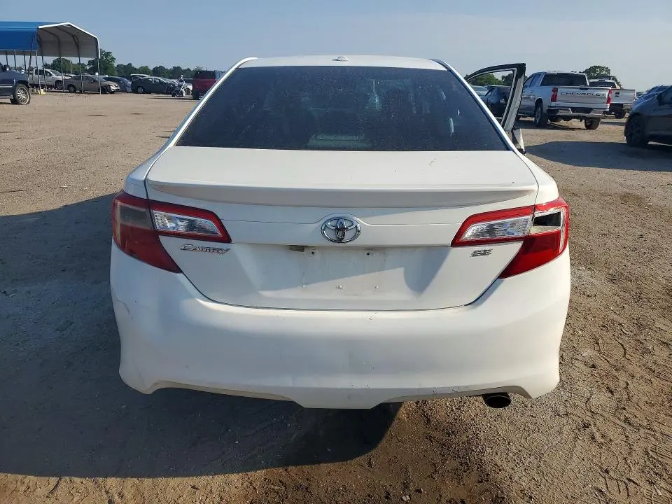 2012 TOYOTA CAMRY SE  