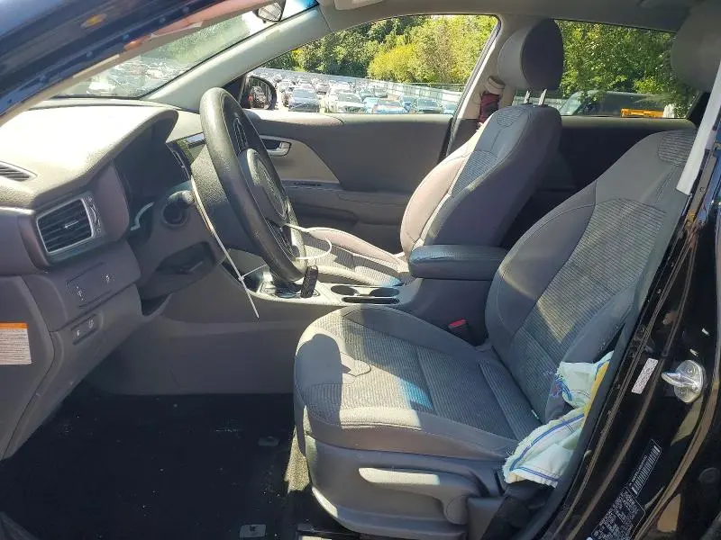 2017 KIA NIRO LX  