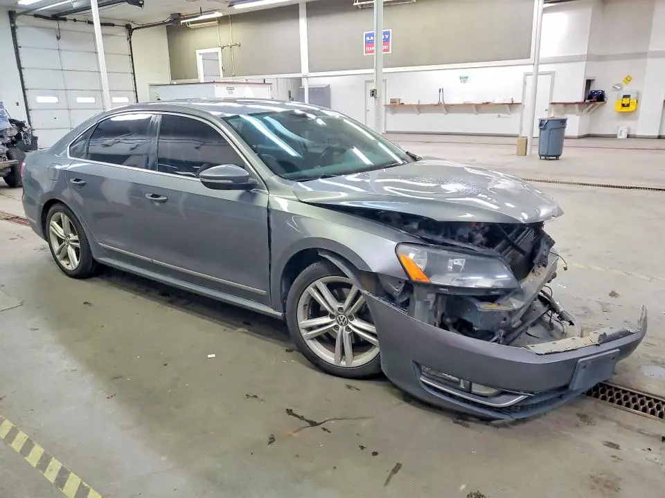2012 VOLKSWAGEN PASSAT SEL  