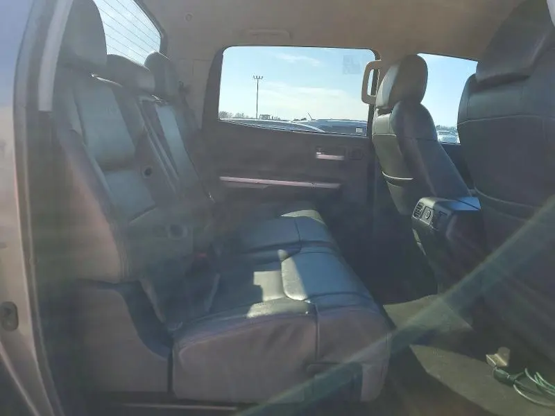 2017 TOYOTA TUNDRA CREWMAX SR5  