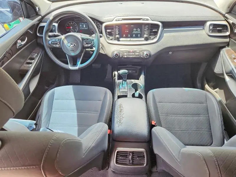 2018 KIA SORENTO LX  