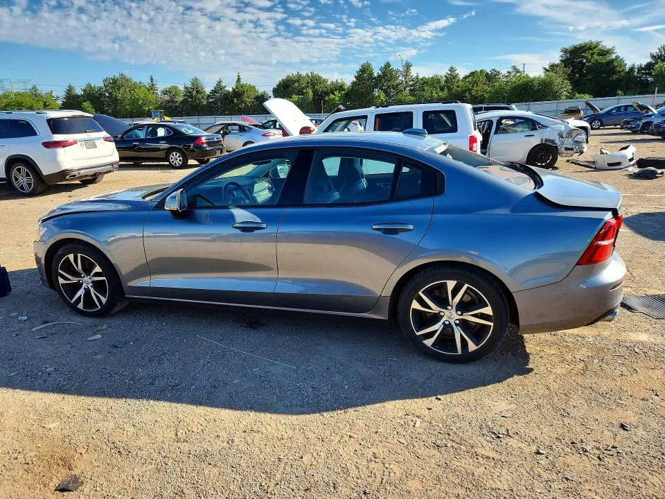 2020 VOLVO S60 T6 MOMENTUM  
