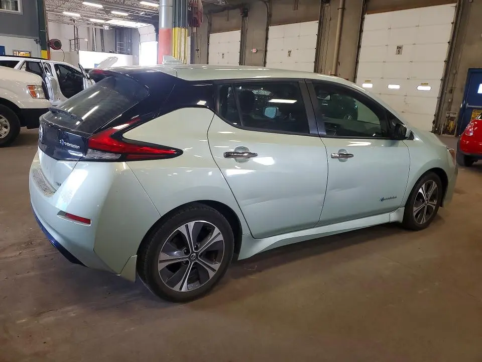2018 NISSAN LEAF SV  