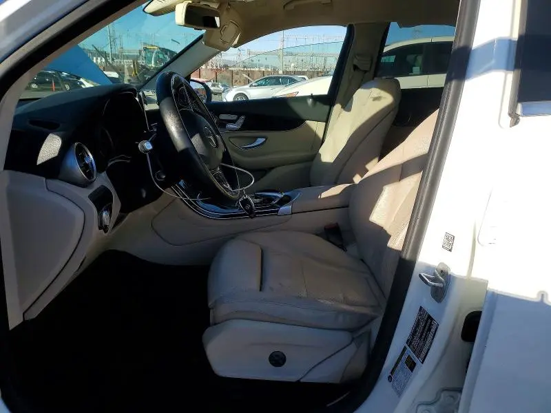 2016 MERCEDES-BENZ GLC 300  