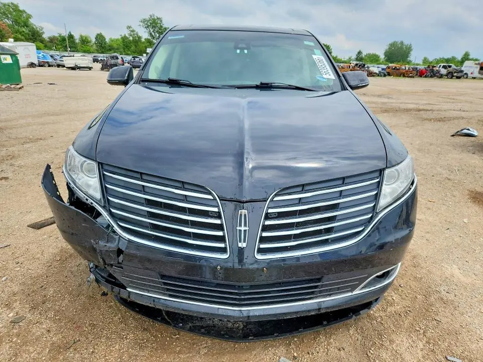 2019 LINCOLN MKT   