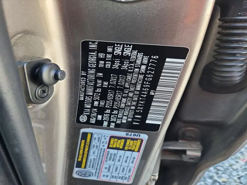 2015 KIA SORENTO LX  