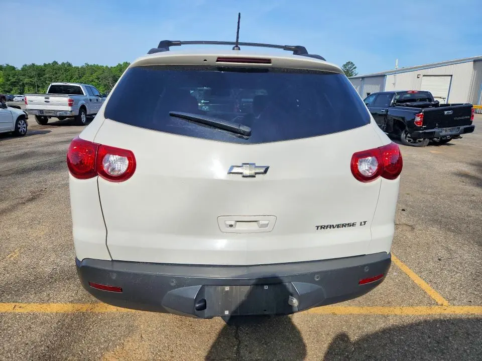 2011 CHEVROLET TRAVERSE LT  