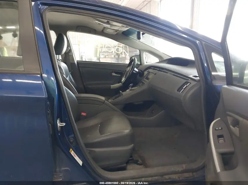 2010 TOYOTA PRIUS V