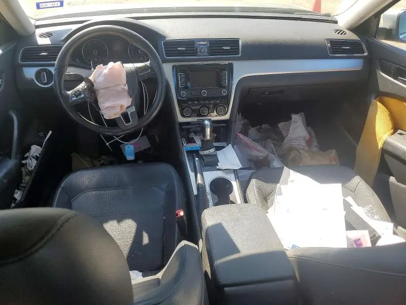2013 VOLKSWAGEN PASSAT SE  