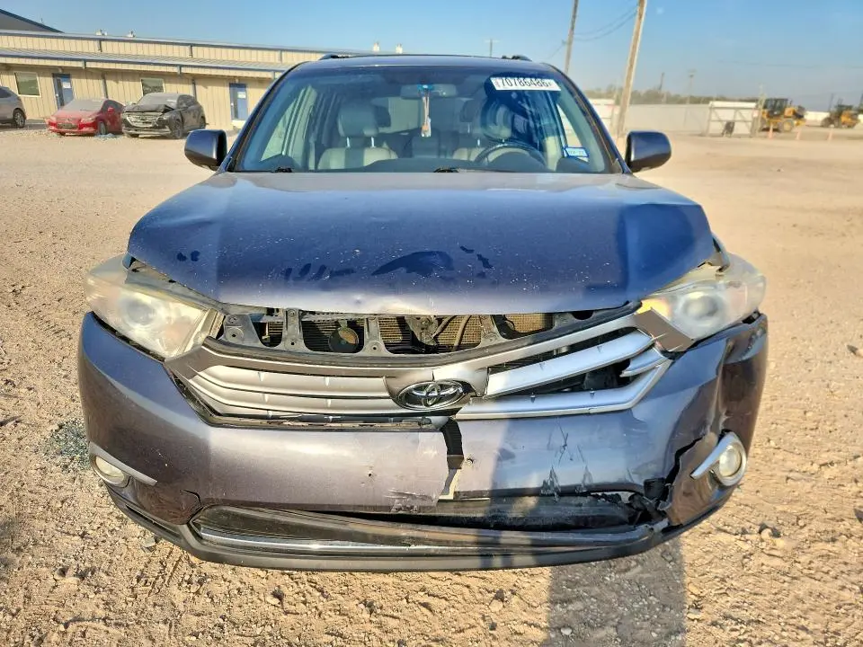 2013 TOYOTA HIGHLANDER LIMITED  