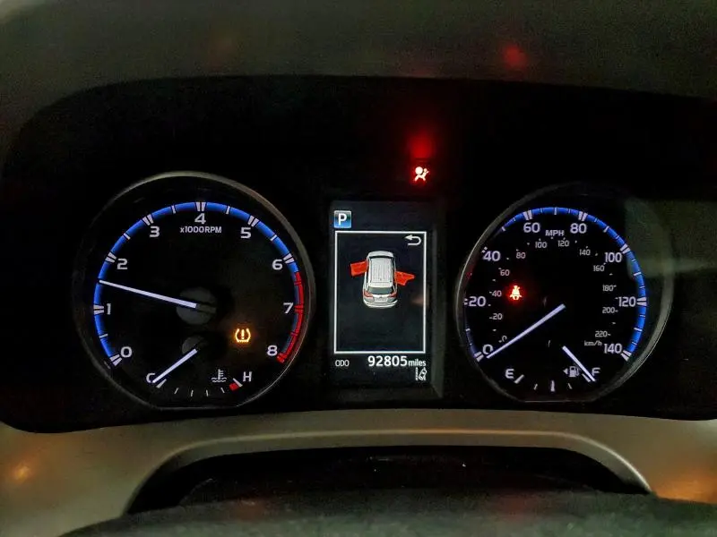 2017 TOYOTA RAV4 XLE  