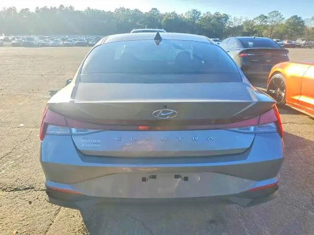 2023 HYUNDAI ELANTRA SE  