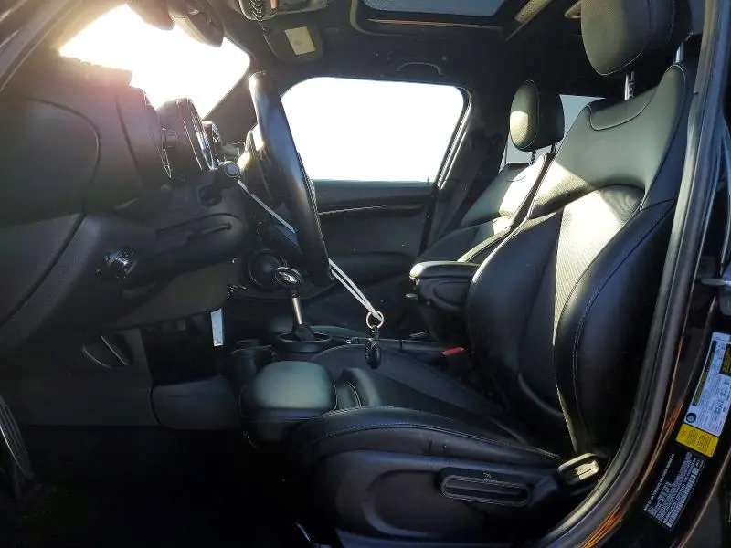 2018 MINI COOPER S  
