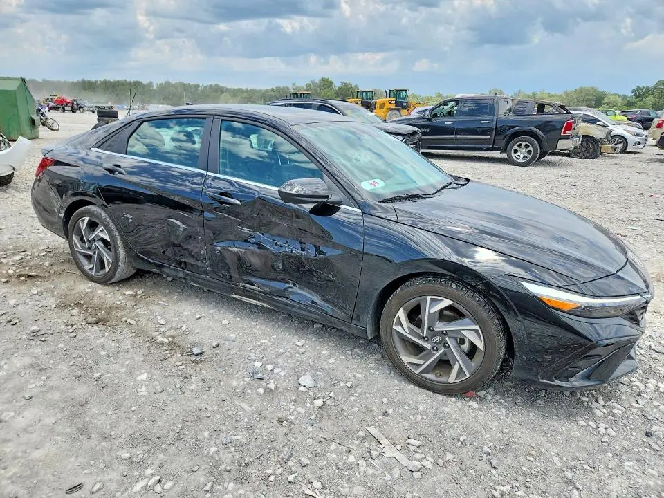 2025 HYUNDAI ELANTRA SEL  