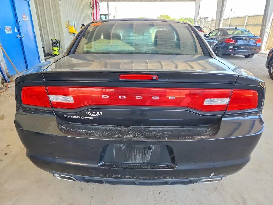 2012 DODGE CHARGER SE  