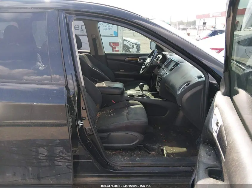 2018 NISSAN PATHFINDER SV