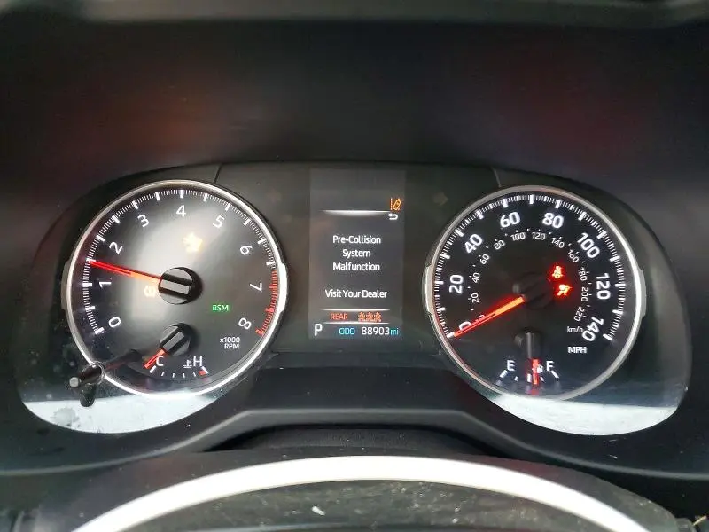 2021 TOYOTA RAV4 XLE  