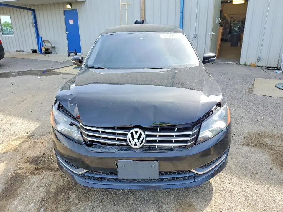 2015 VOLKSWAGEN PASSAT SE  