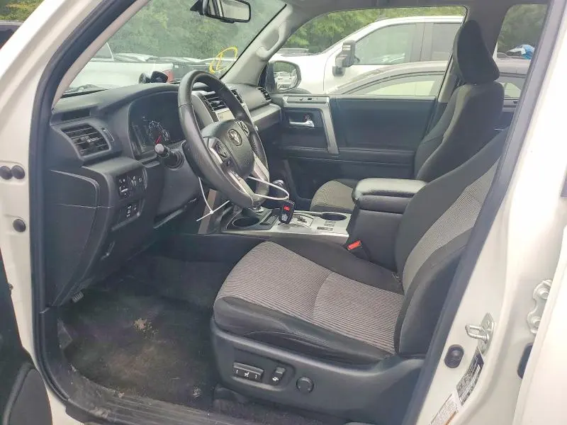 2022 TOYOTA 4RUNNER SR5  