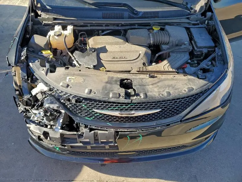 2021 CHRYSLER VOYAGER LX  