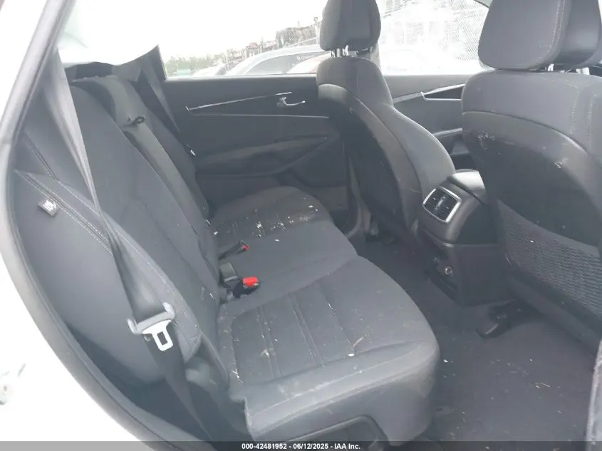 2016 KIA SORENTO 2.4L LX