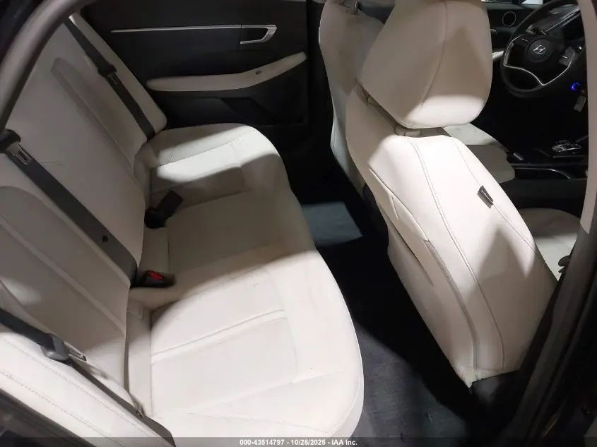 2023 HYUNDAI SONATA SE