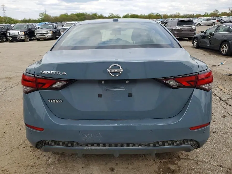 2025 NISSAN SENTRA SV  