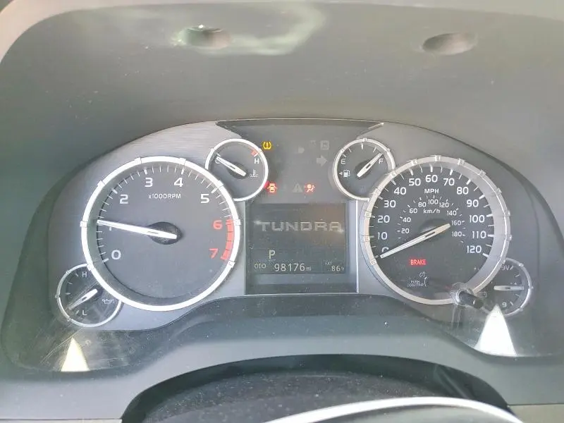 2017 TOYOTA TUNDRA CREWMAX SR5  