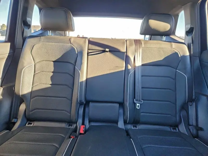 2023 VOLKSWAGEN TIGUAN SEL R-LINE BLACK  