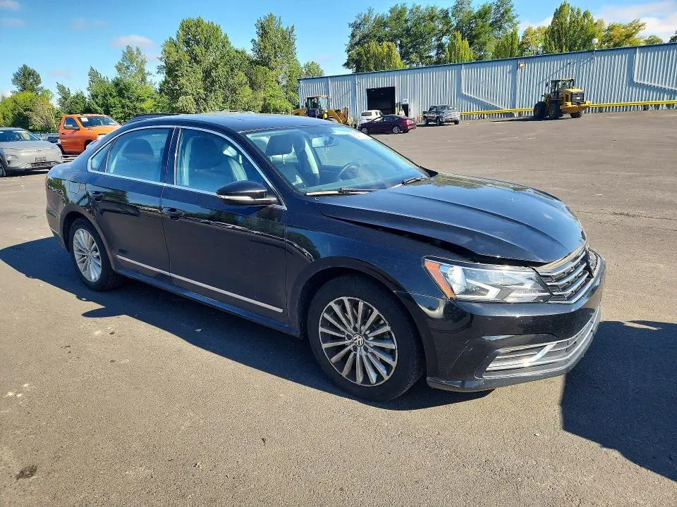 2016 VOLKSWAGEN PASSAT SE  
