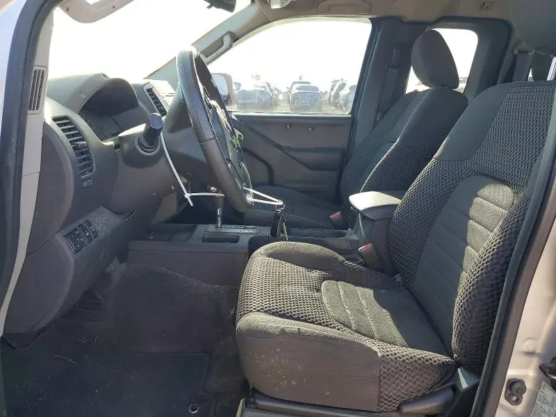 2015 NISSAN FRONTIER SV V6  
