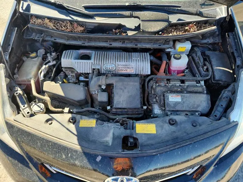 2014 TOYOTA PRIUS V TWO  
