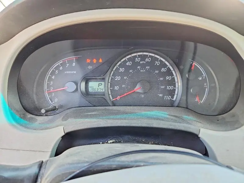 2012 TOYOTA SIENNA LE  