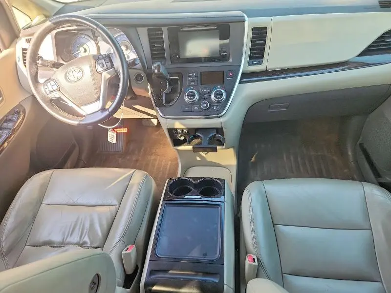 2015 TOYOTA SIENNA XLE 8-PASSENGER  