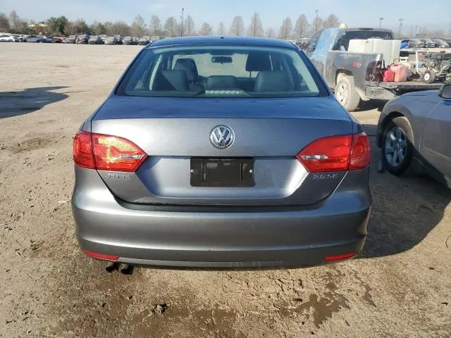 2013 VOLKSWAGEN JETTA SE  