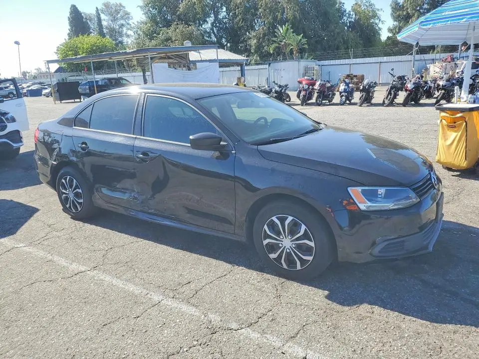 2013 VOLKSWAGEN JETTA BASE  