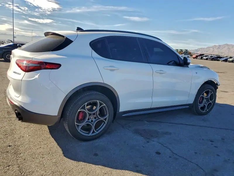 2022 ALFA ROMEO STELVIO TI  