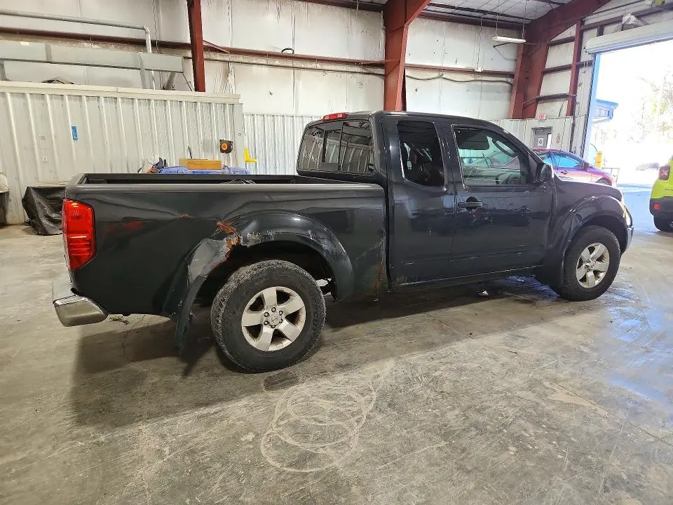 2011 NISSAN FRONTIER SV V6  