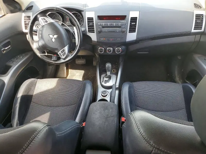2013 MITSUBISHI OUTLANDER SE  