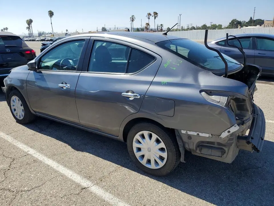 2019 NISSAN VERSA SV  
