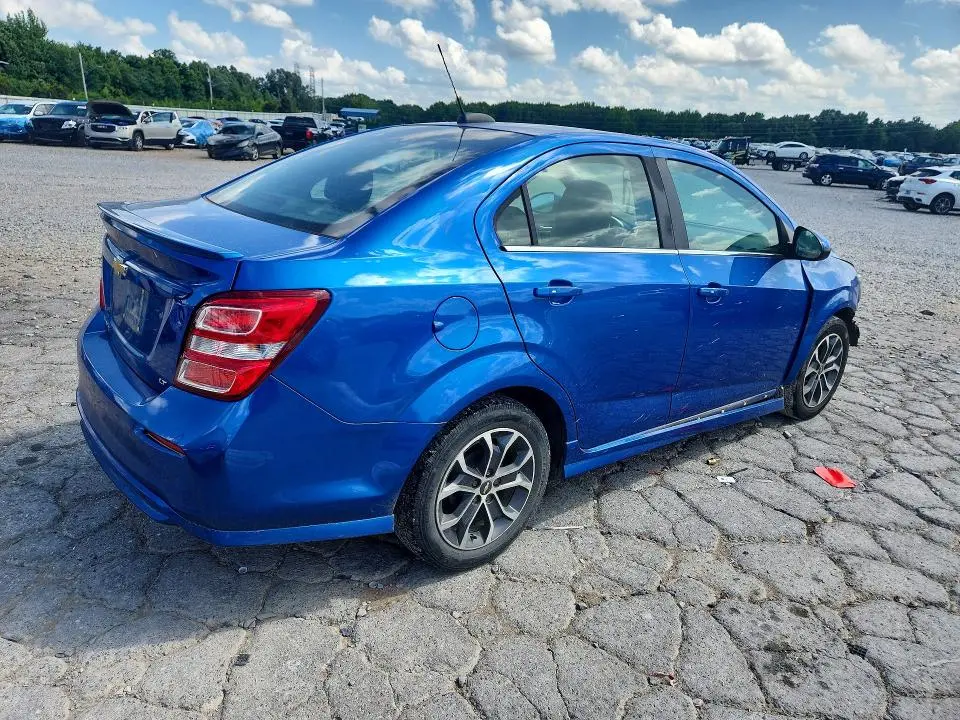 2017 CHEVROLET SONIC LT  