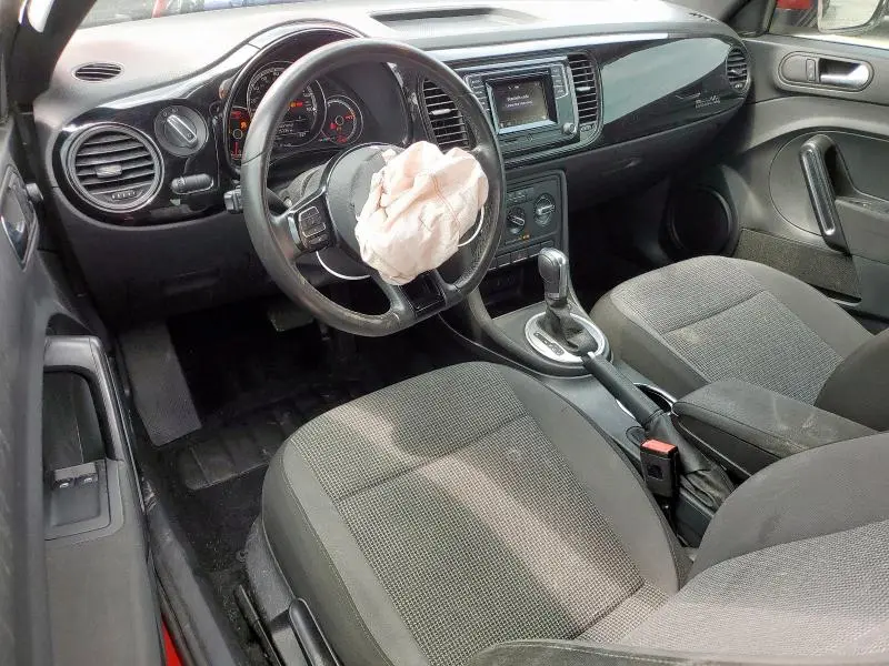 2019 VOLKSWAGEN BEETLE S  