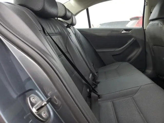 2011 VOLKSWAGEN JETTA SE  