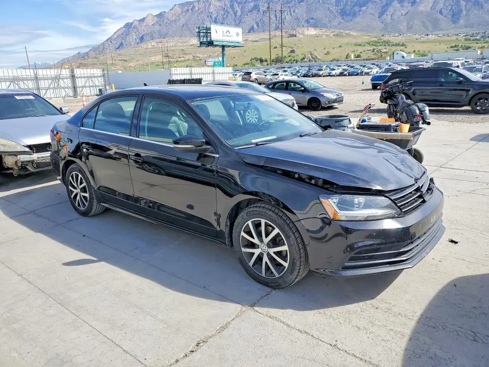 2017 VOLKSWAGEN JETTA SE  